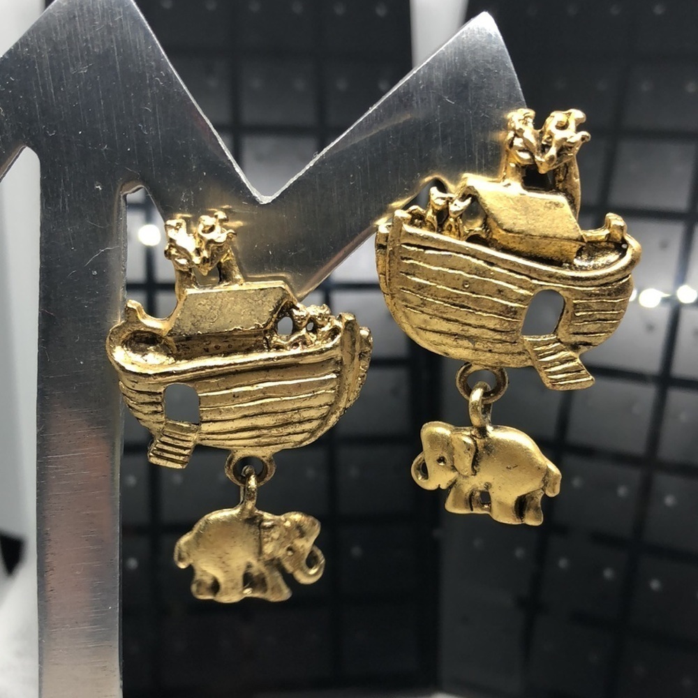 Vintage Noah Ark Antiqued Gold Tone Statement Dangle Drop Earrings.
